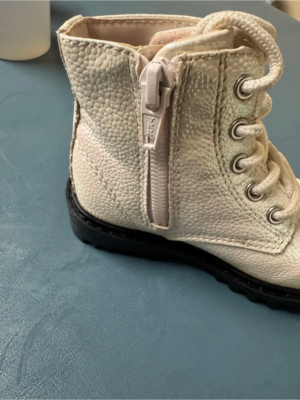 Gap Toddler Bootie Lace up side zipper size 5 irredescent